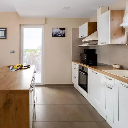 Providenca بيت للعطل زادار